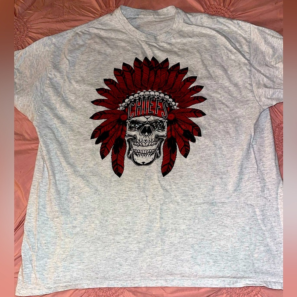 Women’s chiefs t shirt